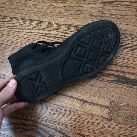 Barely worn high top all black converse - Picture 3 of 3